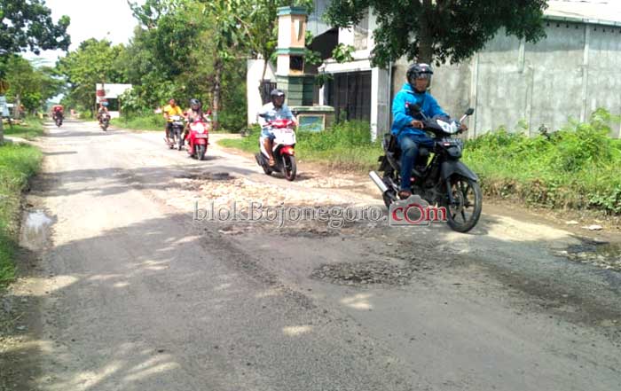 Makin Parah, Jalan PUK Kanor Membahayakan
