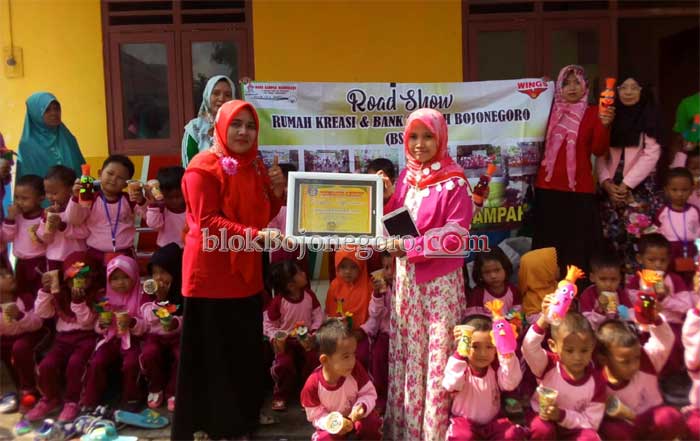 Kreatif Bersama Siswa KB Roudlotus Shibyan