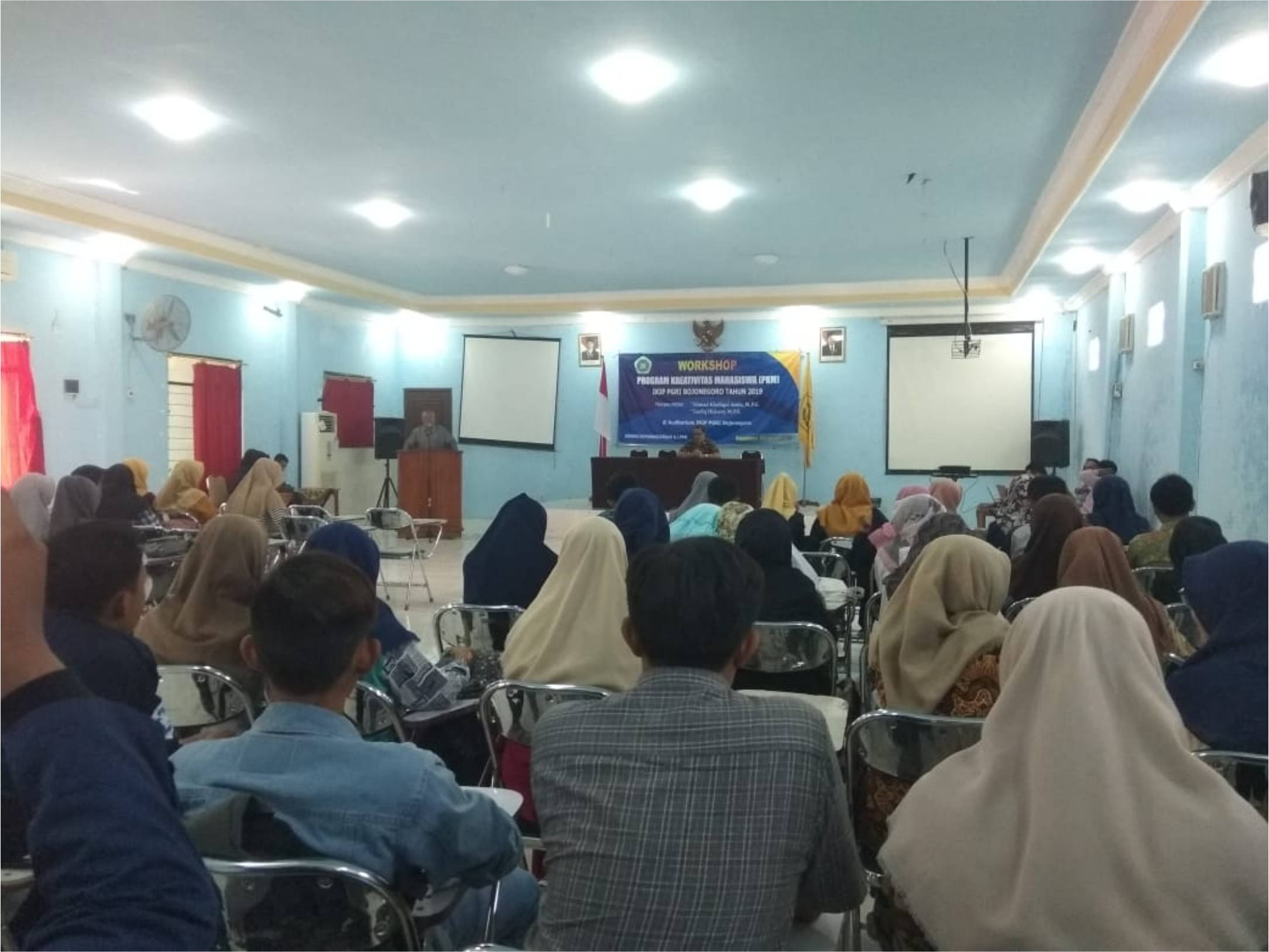 Bekali Mahasiswa, IKIP PGRI Bojonegoro Gelar Workshop PKM