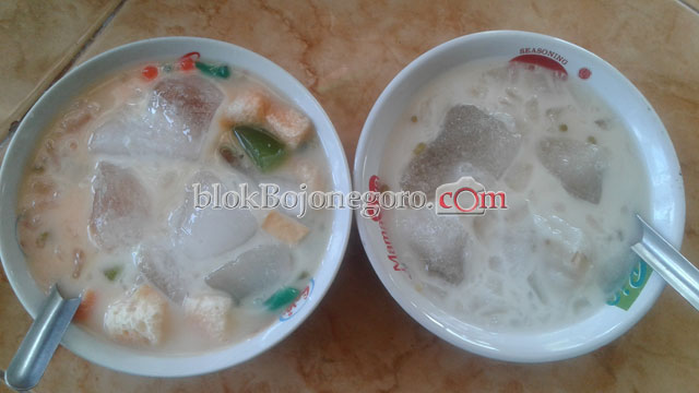 Tak Hanya Pentol, Es Campur dan Bubur Pedagang ini Jadi Incaran Pembeli