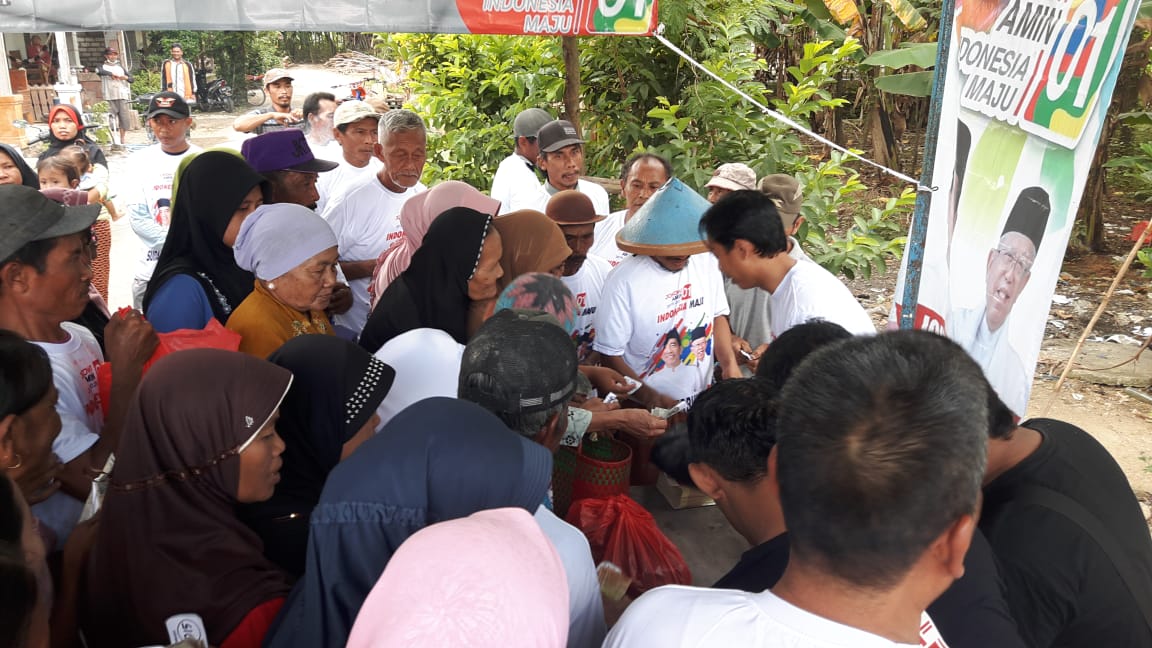 Bantu Masyarakat, BaraJP Bojonegoro Adakan Pasar Murah