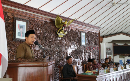 Sarasehan Sinau Bareng, Ademos Komit Bangun Desa