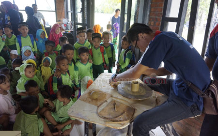 Ademos Dampingi Desa Balong Jadi Desa Wisata