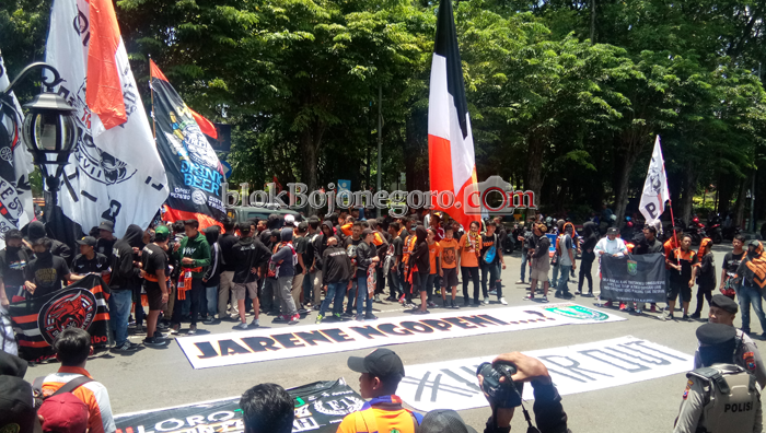 Suporter Tanyakan Kejelasan Manajemen Tentang Persibo
