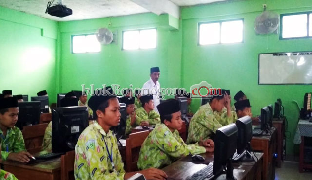 Hari Pertama UAMBN-BK MTs, 639 Siswa Attanwir Dibagi 3 Sesi
