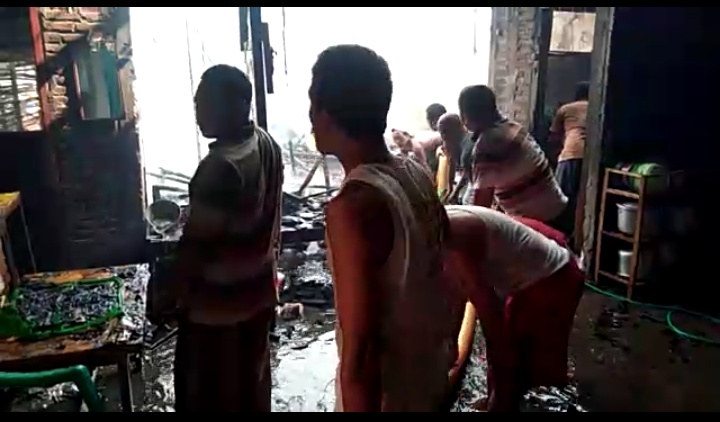 Ditinggal Pergi, Rumah Warga Tulungrejo Ludes Terbakar