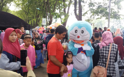 Swafoto dengan Doraemon Alternatif Hindari Kelelahan