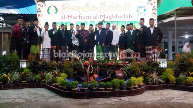 Haul, Alumni dan Santri Do'akan Pendiri Ponpes Al-Rosyid