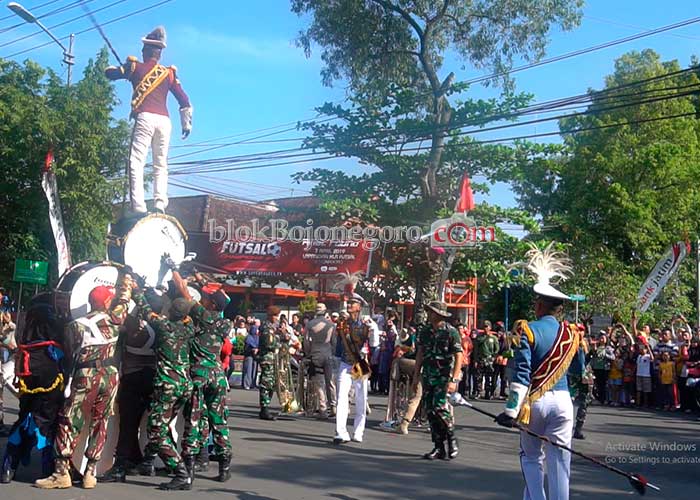 Parade Drumband LATSITARDANUS AAL Meriah
