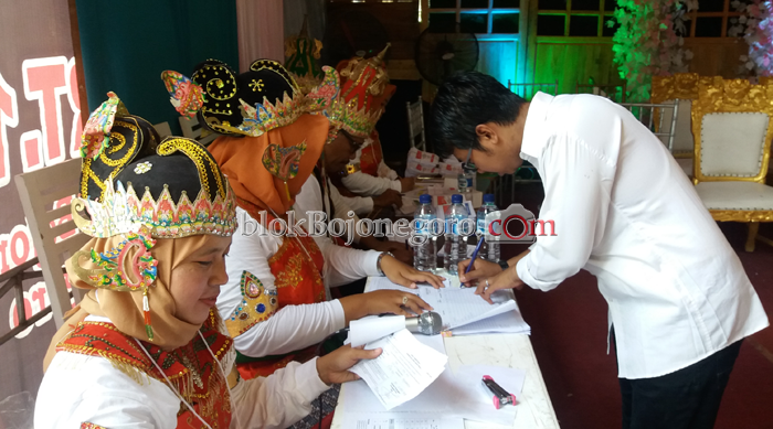 Memilih Mahkota Raja Nusantara