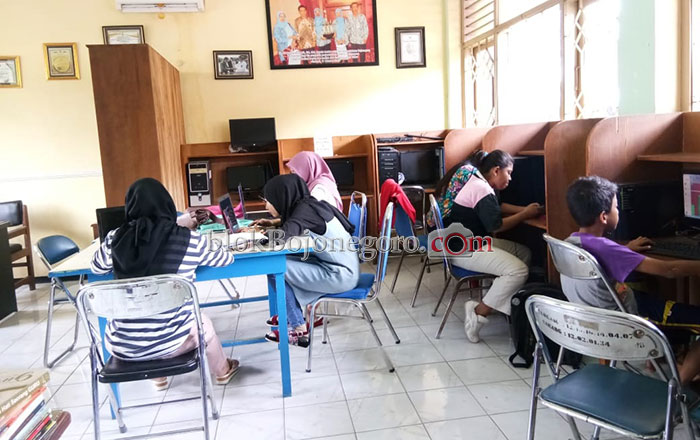 Musim Skripsi, Mahasiswa Ramai-ramai Kunjungi Perpusda