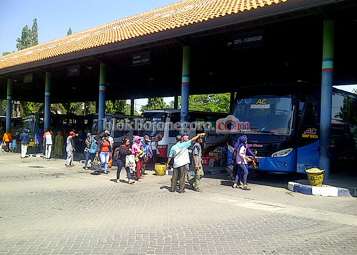 Puncak Arus Balik Liburan, Penumpang Terminal Rajekwesi Meningkat