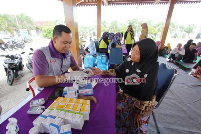 EMCL Gelar Pemeriksaan Kesehatan dan Pengobatan di Gayam
