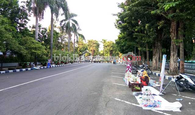 Meskipun Sepi, Pedagang ini Tetap Bejualan di CFD