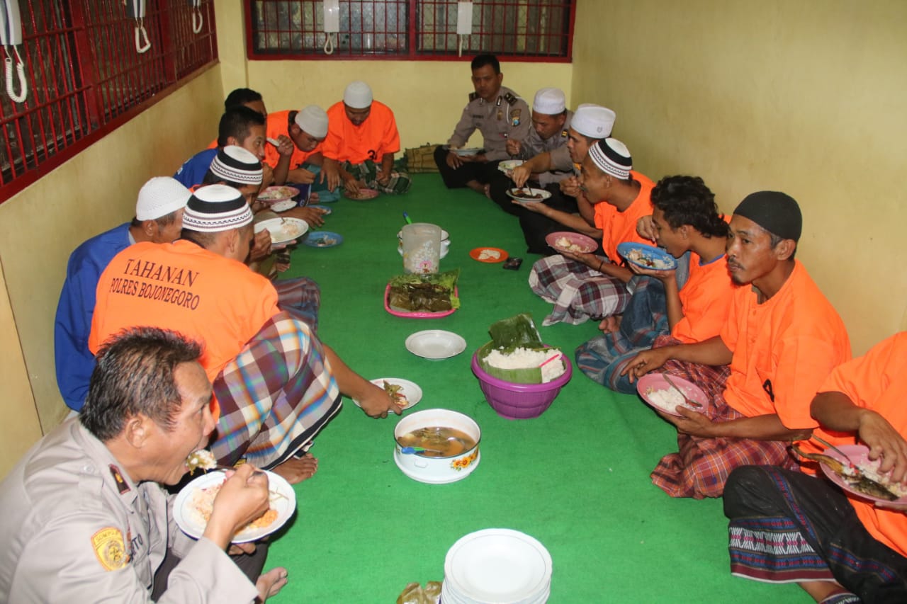 Buka Puasa Bersama Tahanan, Kapolres Minta Introspeksi Diri