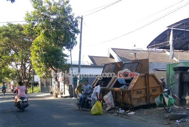 Kesadaran Masyarakat Bojonegoro akan Sampah Masih Rendah?