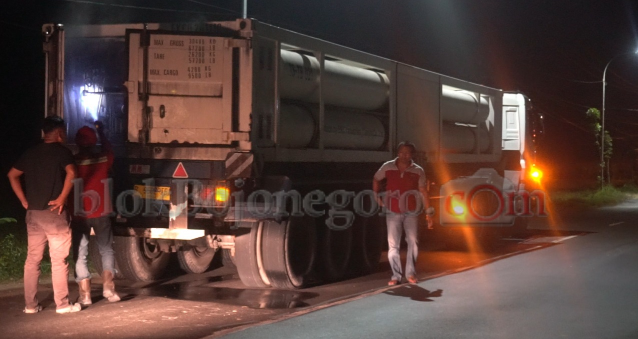 Usai Pengecekan, Truk Muatan Gas Bocor Tinggalkan Lokasi