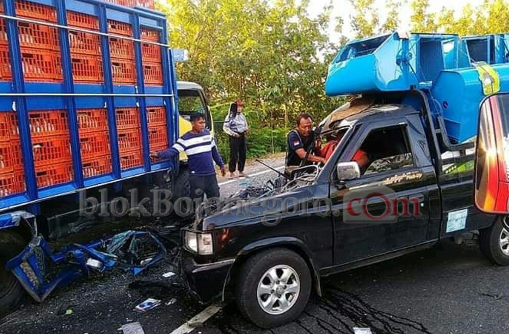 Diduga Mengantuk, Pemudik Terlibat Laka di Bojonegoro