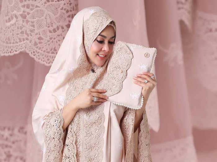 Mukena Syahrini Rp3,5 Juta, Begini Kata Warga di Bojonegoro