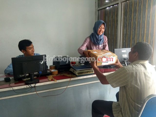 Meski Lebaran, Jasa Pengiriman Barang Tetap Buka