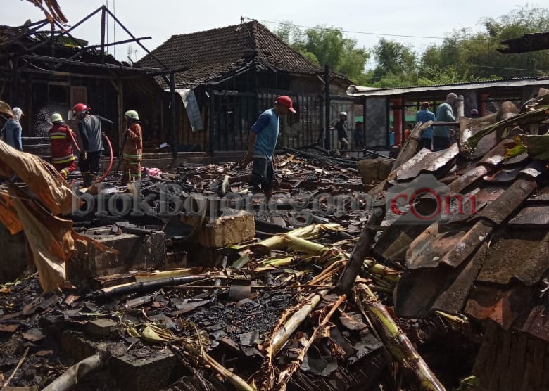 Tiga Rumah di Kedungadem Terbakar
