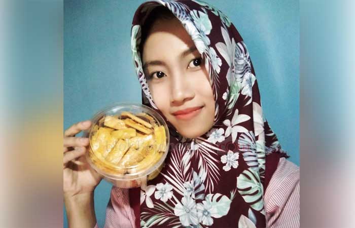 Pantang Menyerah, Begini Cerita Mahasiswi Pembuat Kue Kering