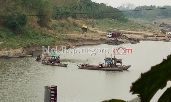 Hanya 6 Penambang Pasir Berizin, Selebihnya Ilegal