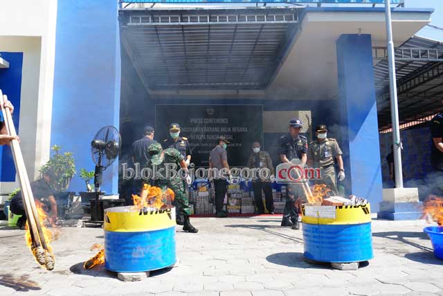 Bea Cukai Bojonegoro Musnahkan 352.567 Batang Rokok