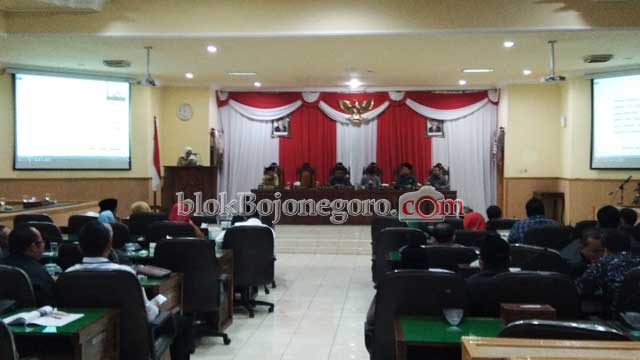 PU Fraksi DPRD Dijawab Pemkab