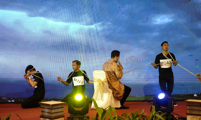 Teatrikal Lawan Hoax