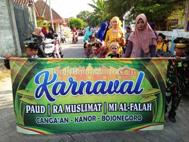 Meriahnya Karnaval Siswa MI Al Falah Cangaan