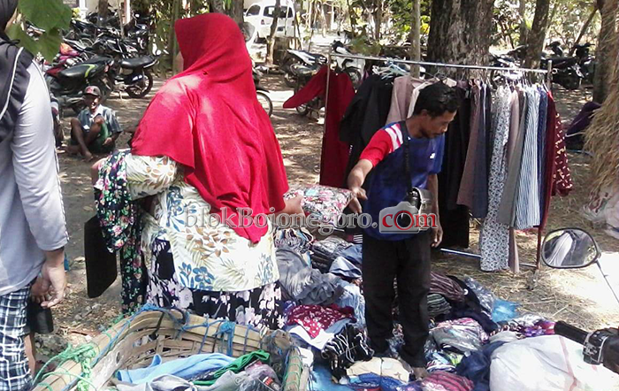 Ramai Pilkades, Pedagang Langsung Buka Lapak