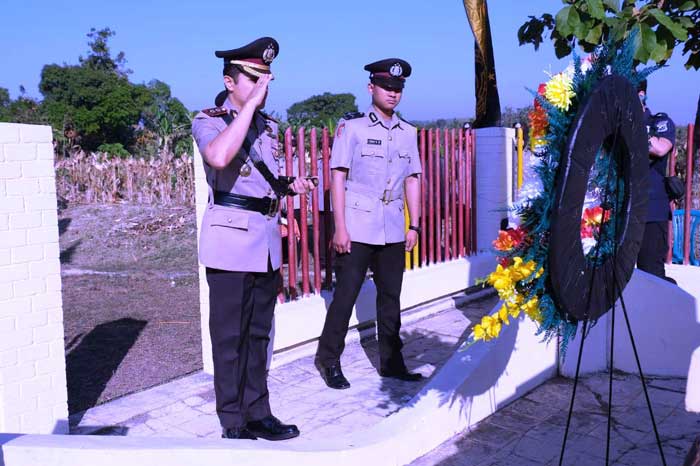 Sambut Hari Bhayangkara Ke-73, Polres Ziarah Makam Pahlawan