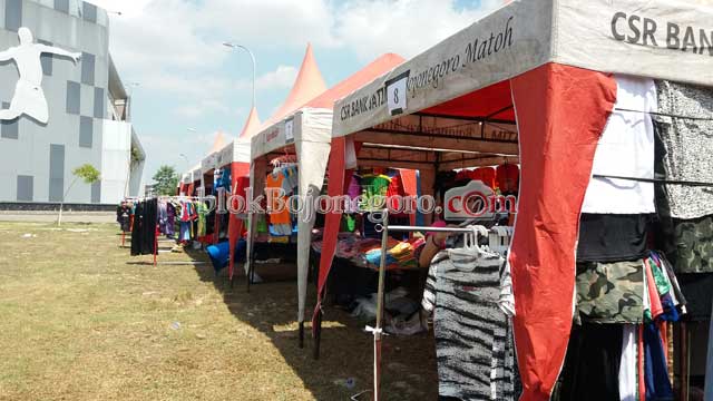 Stand Pedangang Kaos Ikut Ramaikan Ajang Porprov