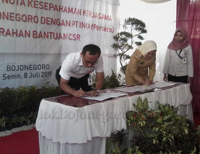 Bupati Bojonegoro Teken MoU dengan PT INKA
