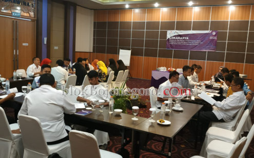 Suasana Lokakarya SOP oleh Sukowati Field-STIKes ICsada
