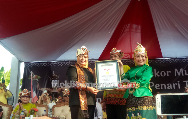 2.019 Penari Thengul dan Pembagian 26.610 Sego Buwohan Raih Rekor MURI