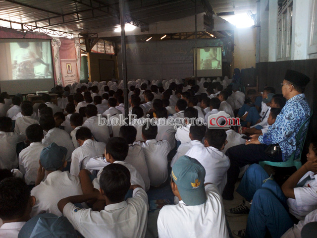 MPLS Bagi Siswa Baru Ditangani Langsung Oleh Guru