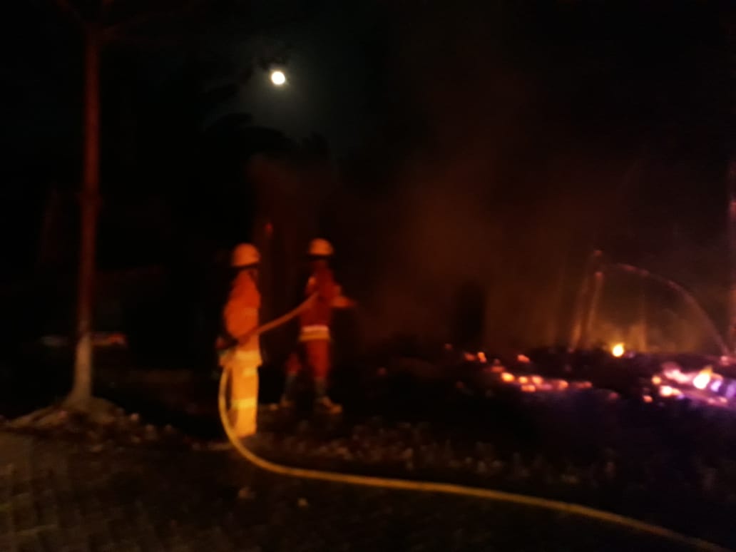 Warung dan Tempat Jahit di Sidomukti Terbakar