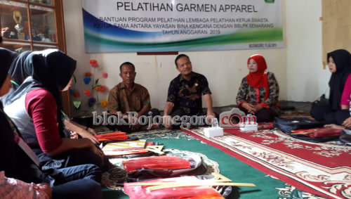 Disperinaker Monitoring Pelatihan Menjahit di Kepohbaru