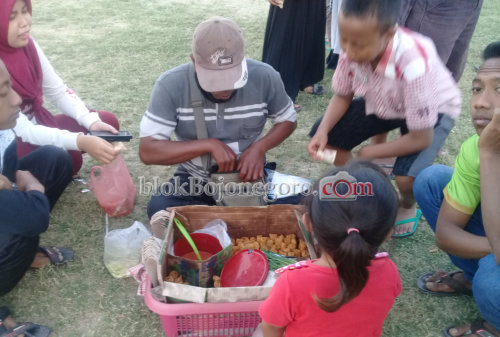 Laga Forpimka Sumberrejo, Jajanan Lumpia Laris Manis