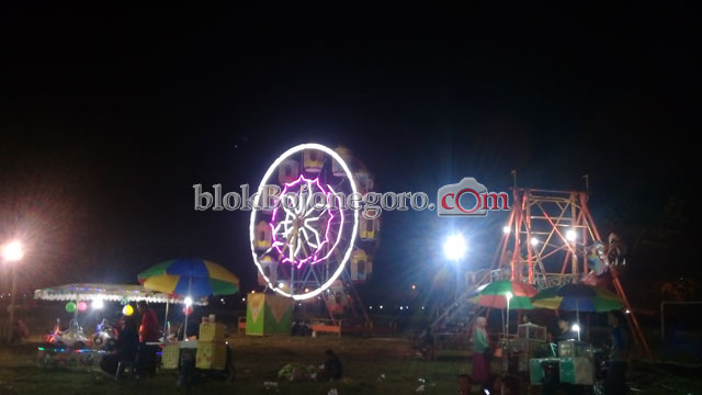 Menjadi Daya Tarik, Pasar Malam di Sumberrejo Ramai Pengunjung