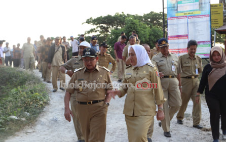 Bupati Bojonegoro dan Wabup Tuban Tinjau Lokasi Jembatan KARE