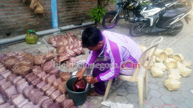 Penggunaan Besek untuk Daging Kurban Belum Siap Dilakukan di Bojonegoro?