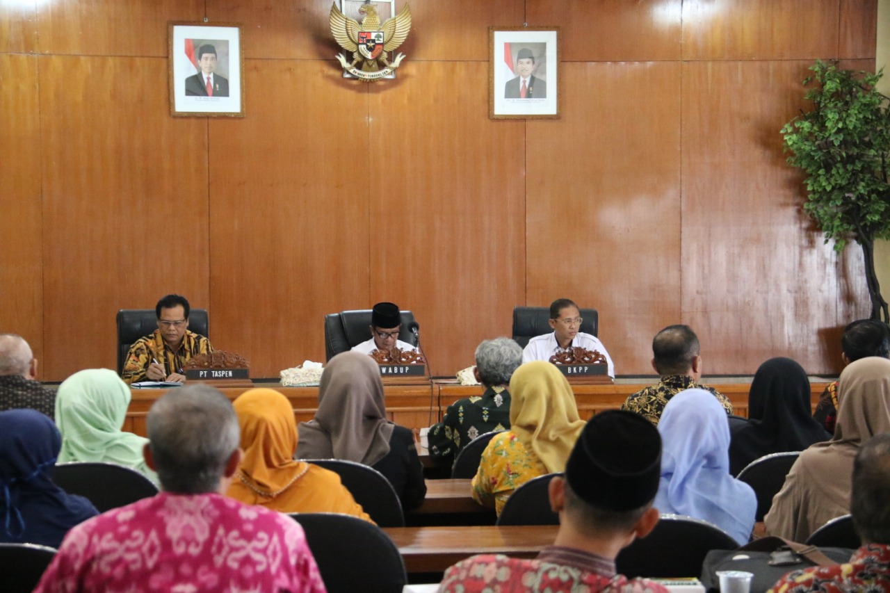 Wabup Lepas 43 Purna Tugas Pegawai TMT