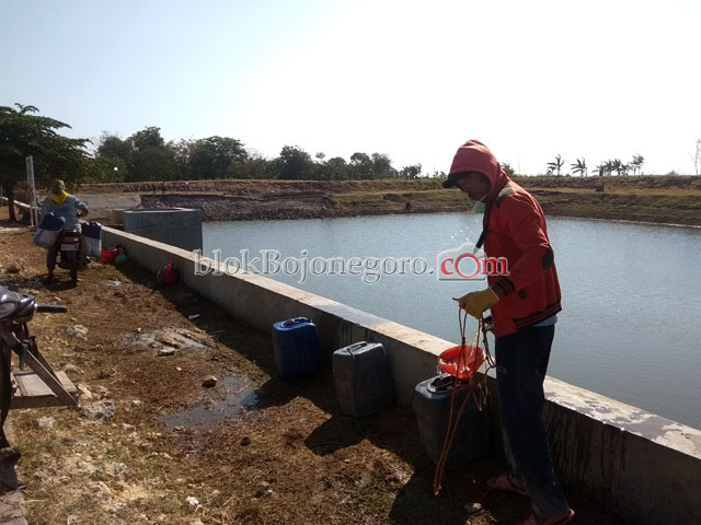 Cukupi Kebutuhan, Warga Sumberharjo Gunakan Air Waduk