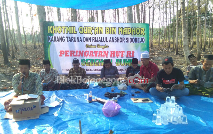Kenang Pejuang, Pemuda Desa Sidorejo Khataman Alquran di Makam