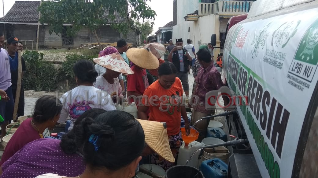 Ringankan Kekeringan, Banom NU Bersinergi Distribusikan Air Bersih
