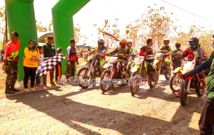Latber Puthuk Kreweng Desa Mojodelik Meriah