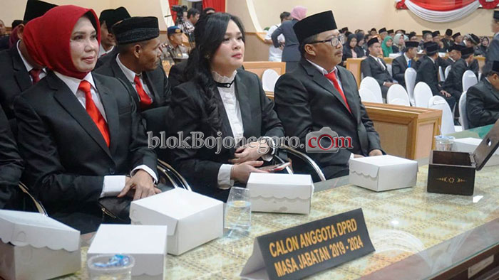 Jatah Pimpinan Demokrat dan Golkar Masih Tunggu DPP